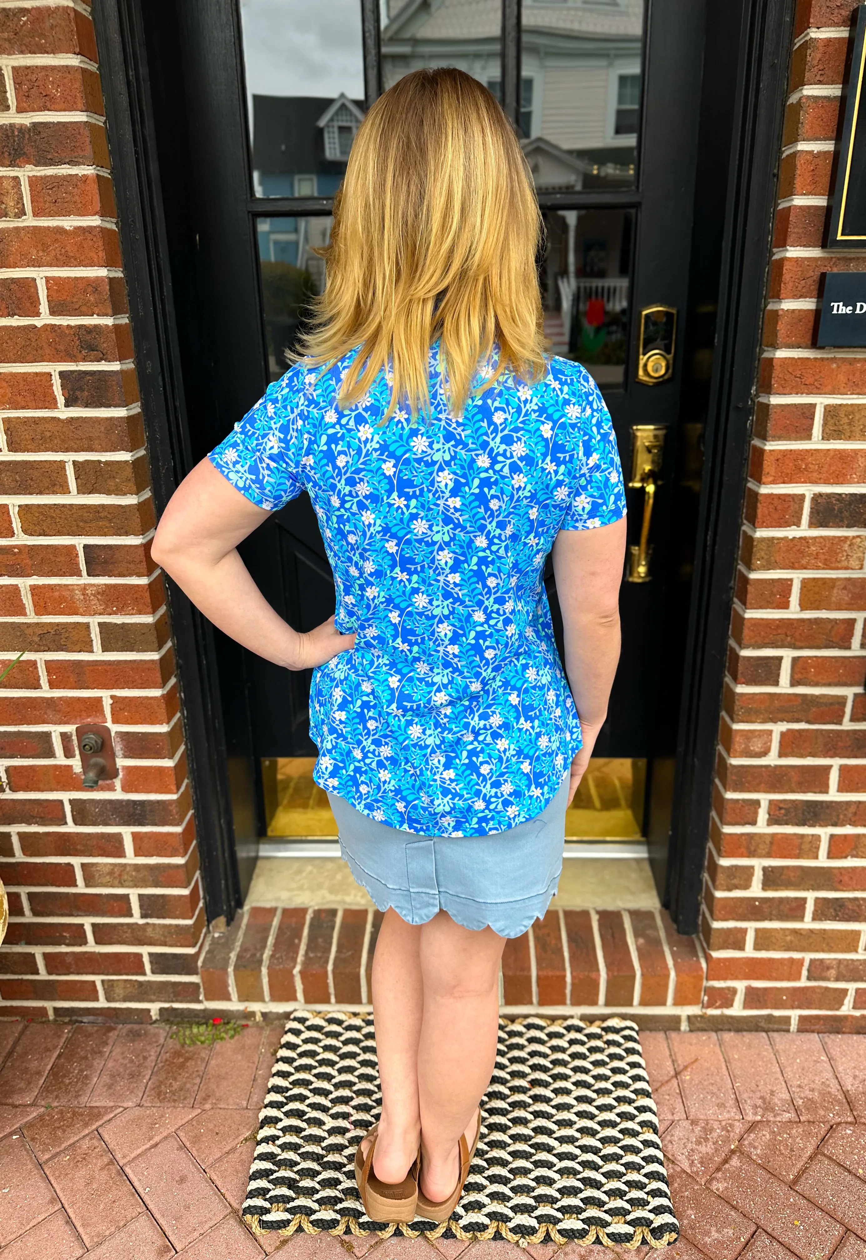 Lulu B Spring Daisy Short Sleeve Collar Top