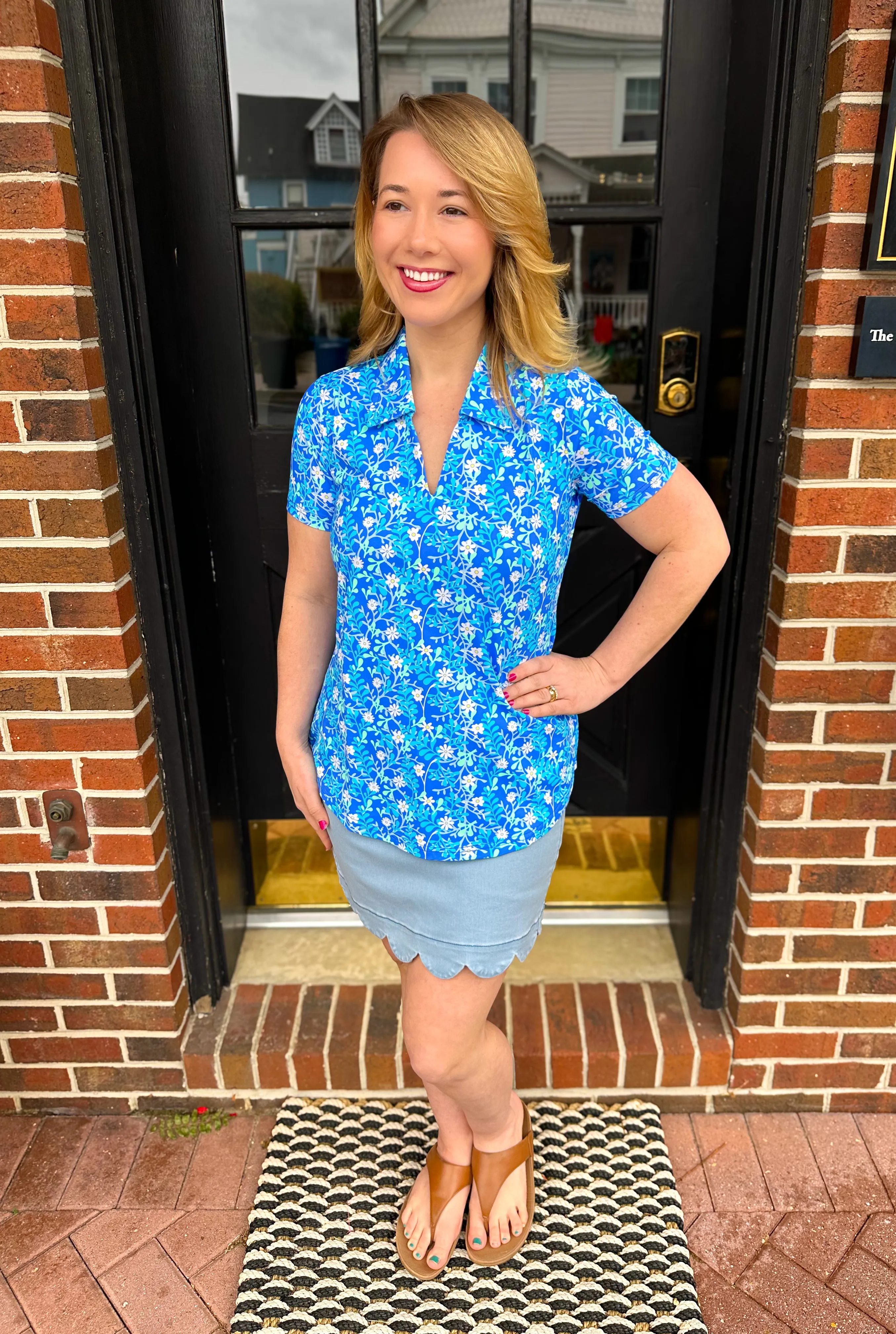 Lulu B Spring Daisy Short Sleeve Collar Top
