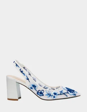 PAGE WHITE/BLUE FLORAL Betsey Johnson