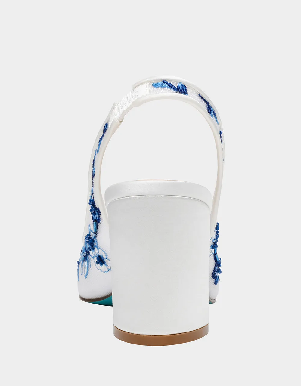 PAGE WHITE/BLUE FLORAL Betsey Johnson