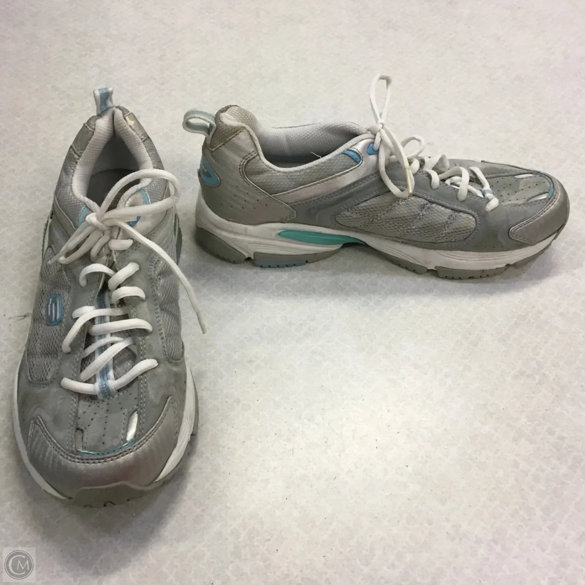 Shoes Athletic By Skechers In Silver, Size: 8.5